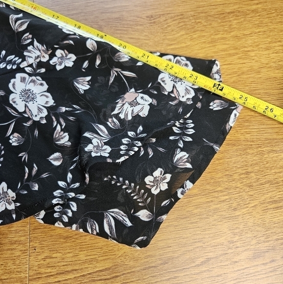 Aeropostale black sheer babydoll / peplum style top with long flowy bell sleeves - Picture 6 of 11